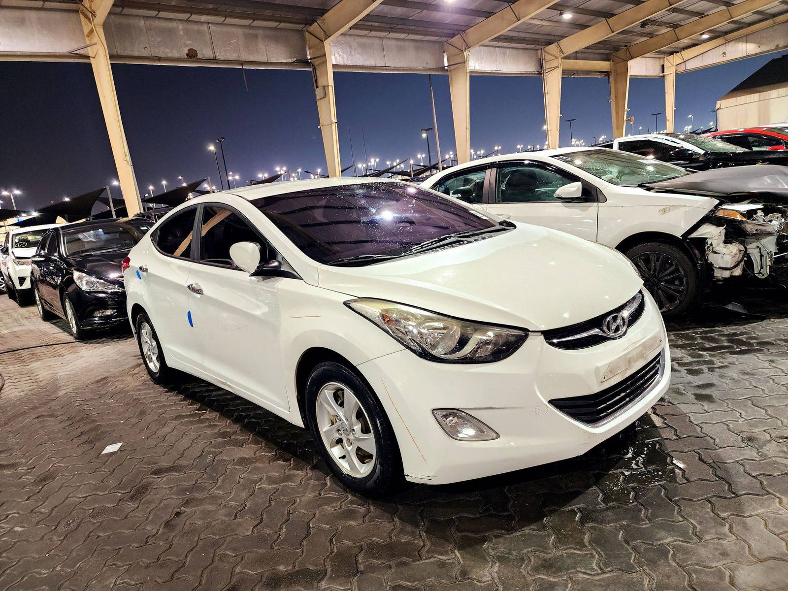 2011 HYUNDAI AVANTE — 117625 KM — Lot U074587 — Souq - Marhaba Auctions Used Cars - Image 4