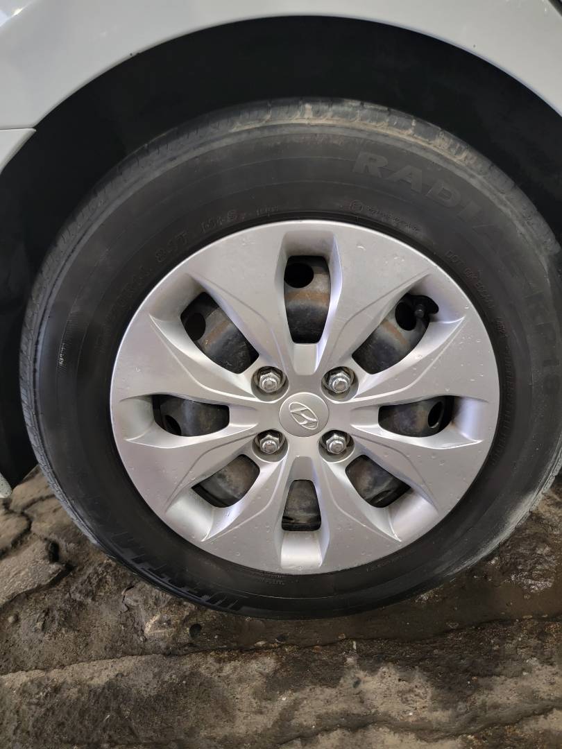 2015 HYUNDAI ACCENT — 137376 Miles — Lot 801515 - Marhaba Auctions Used Cars - Image 4