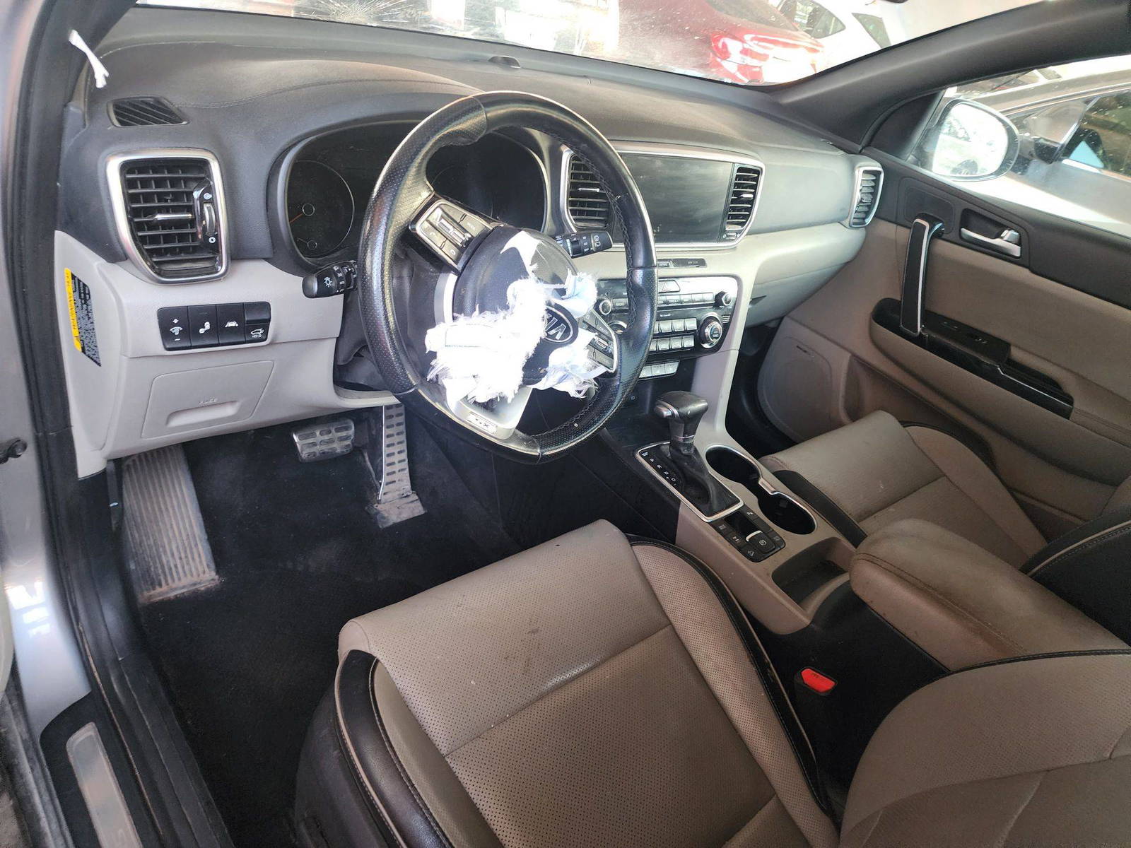 2021 KIA SPORTAGE — 79221 Miles — Lot 66903113 - Marhaba Auctions Used Cars - Image 4