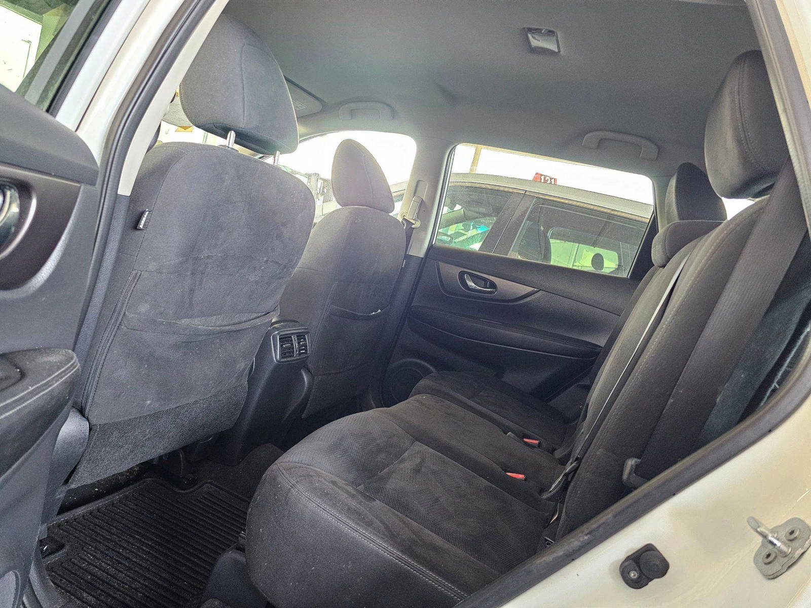 NISSAN ROGUE 2015 - Marhaba Auction Used Cars - Image 6