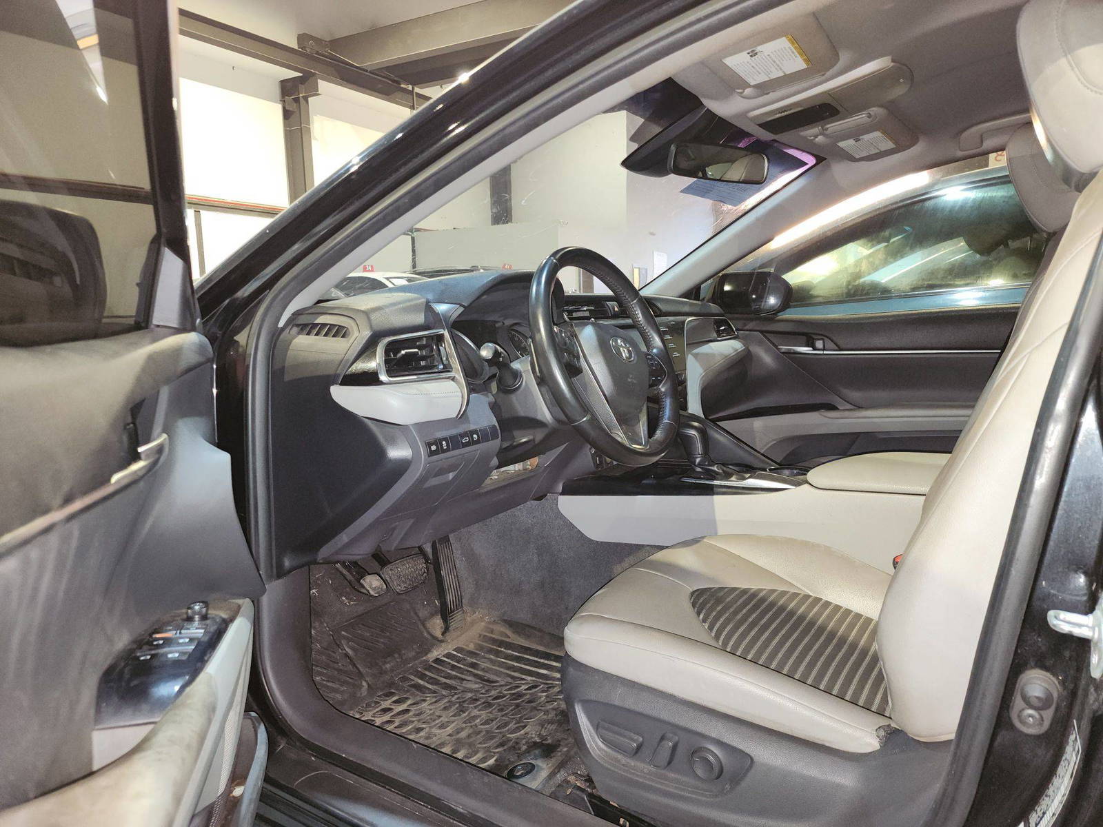 2018 TOYOTA CAMRY — 146932 Miles — Lot 6468736 — Main - Marhaba Auctions Used Cars - Image 10
