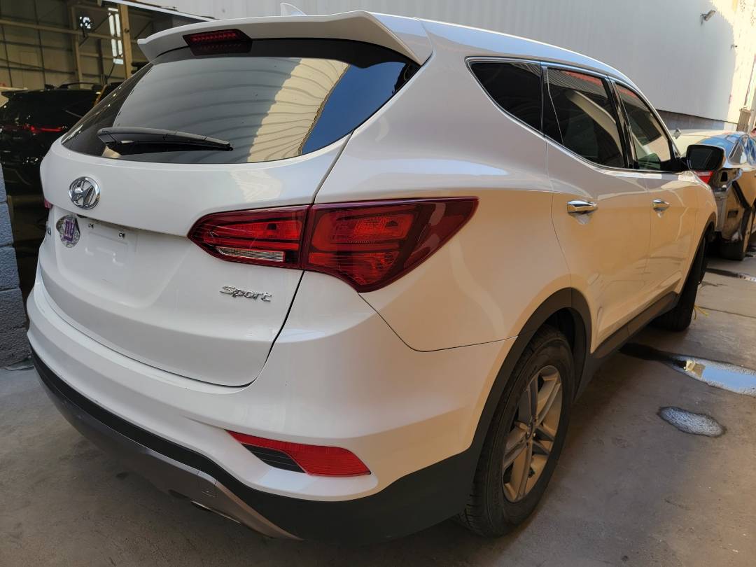 2017 HYUNDAI SANTA FE — 95296 Miles — Lot 86035 - Marhaba Auctions Used Cars - Image 4