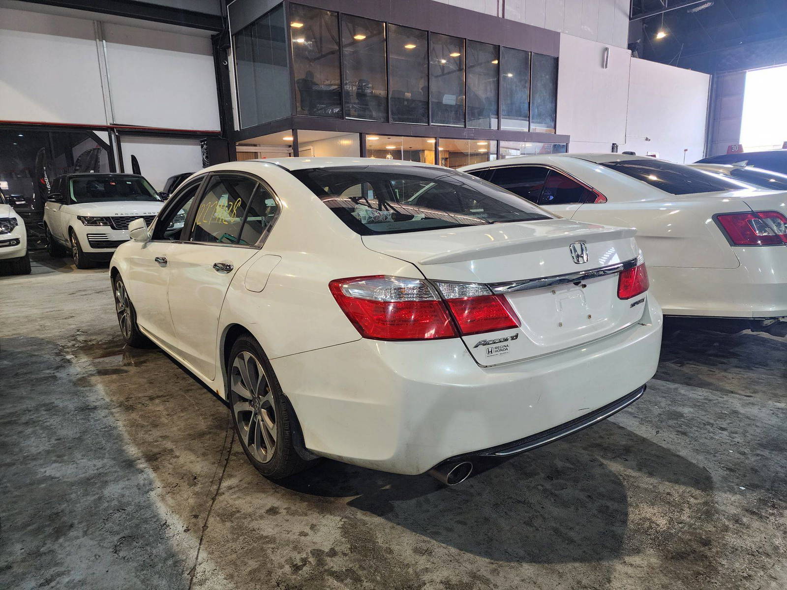 2013 HONDA ACCORD — 263362 KM — Lot 12274128 — Al Quoz - Marhaba Auctions Used Cars - Image 5