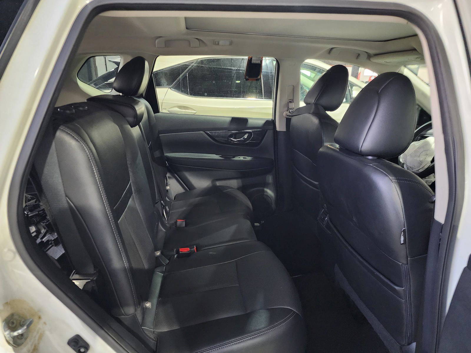 2017 NISSAN ROGUE — 150122 KM — Lot 758564 — Al Quoz - Marhaba Auctions Used Cars - Image 7