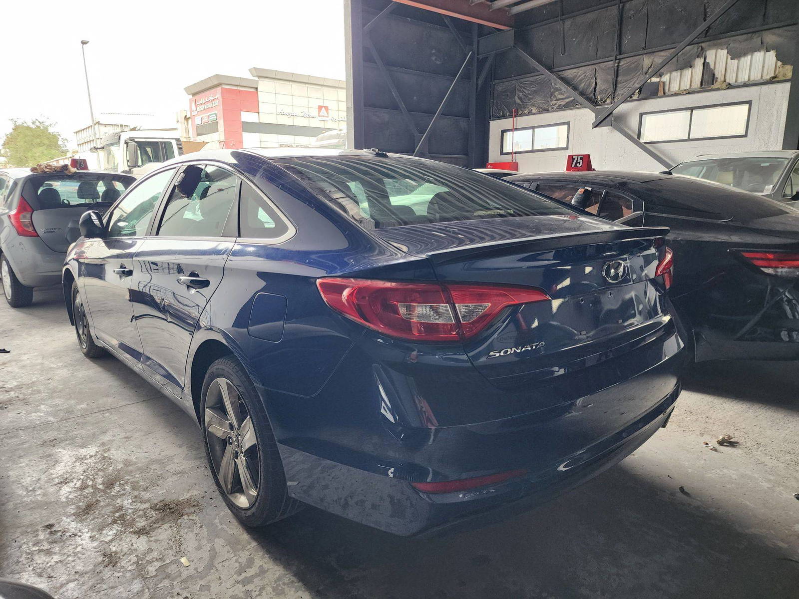2015 HYUNDAI SONATA — 133231 Miles — Lot 335357 — Al Quoz - Marhaba Auctions Used Cars - Image 6