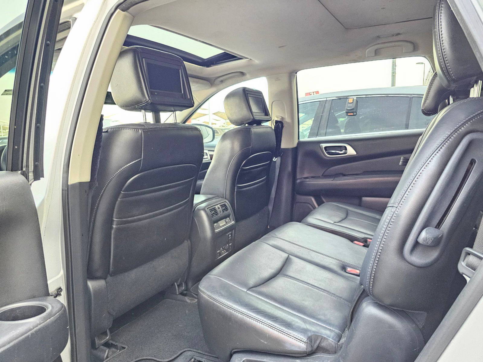 2013 NISSAN PATHFINDER — 216013 Miles — Lot MN0DC679022 — Souq - Marhaba Auctions Used Cars - Image 6