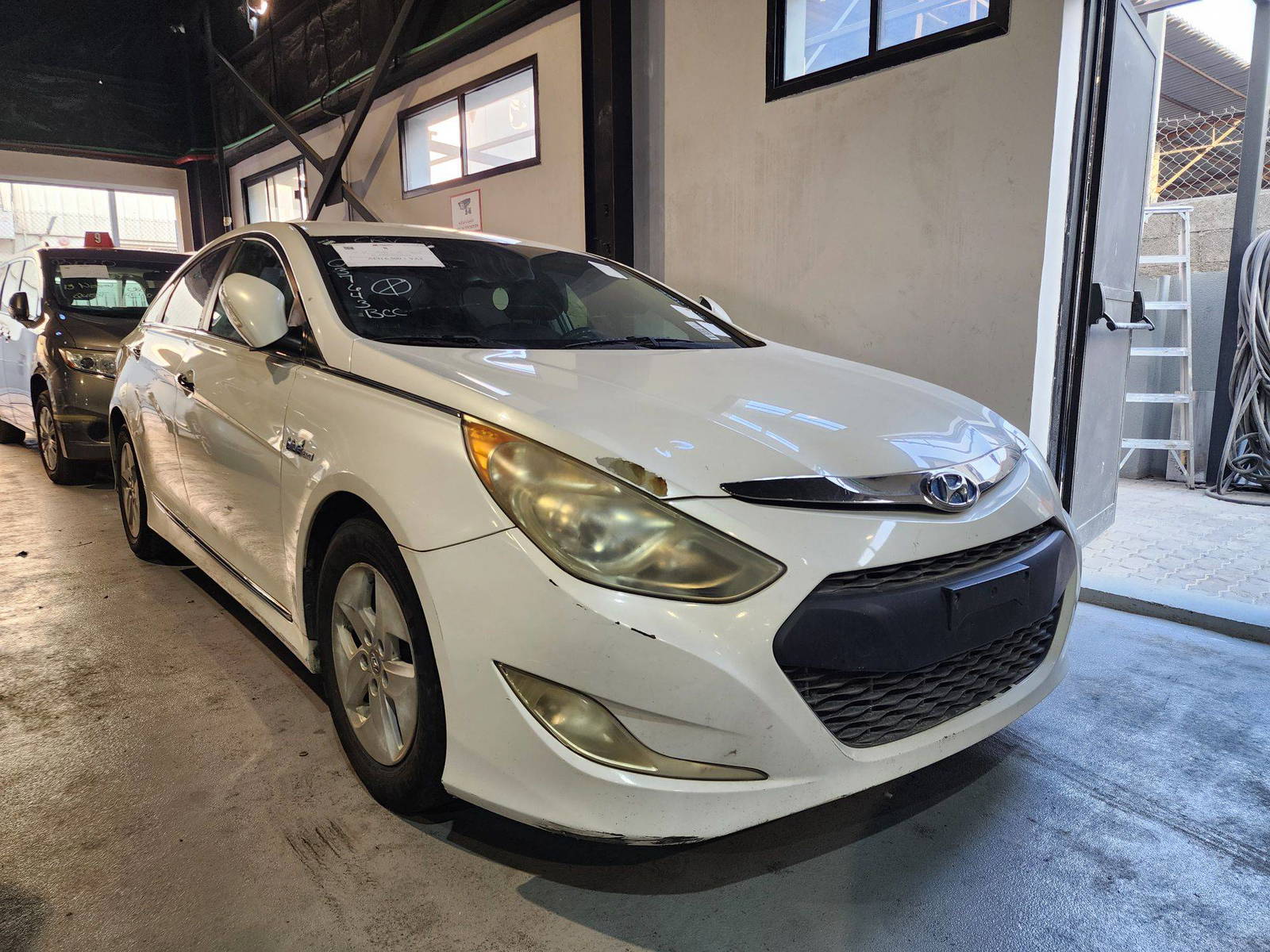 2012 HYUNDAI SONATA — 118594 Miles — Lot 22284 — Al Quoz - Marhaba Auctions Used Cars - Image 6