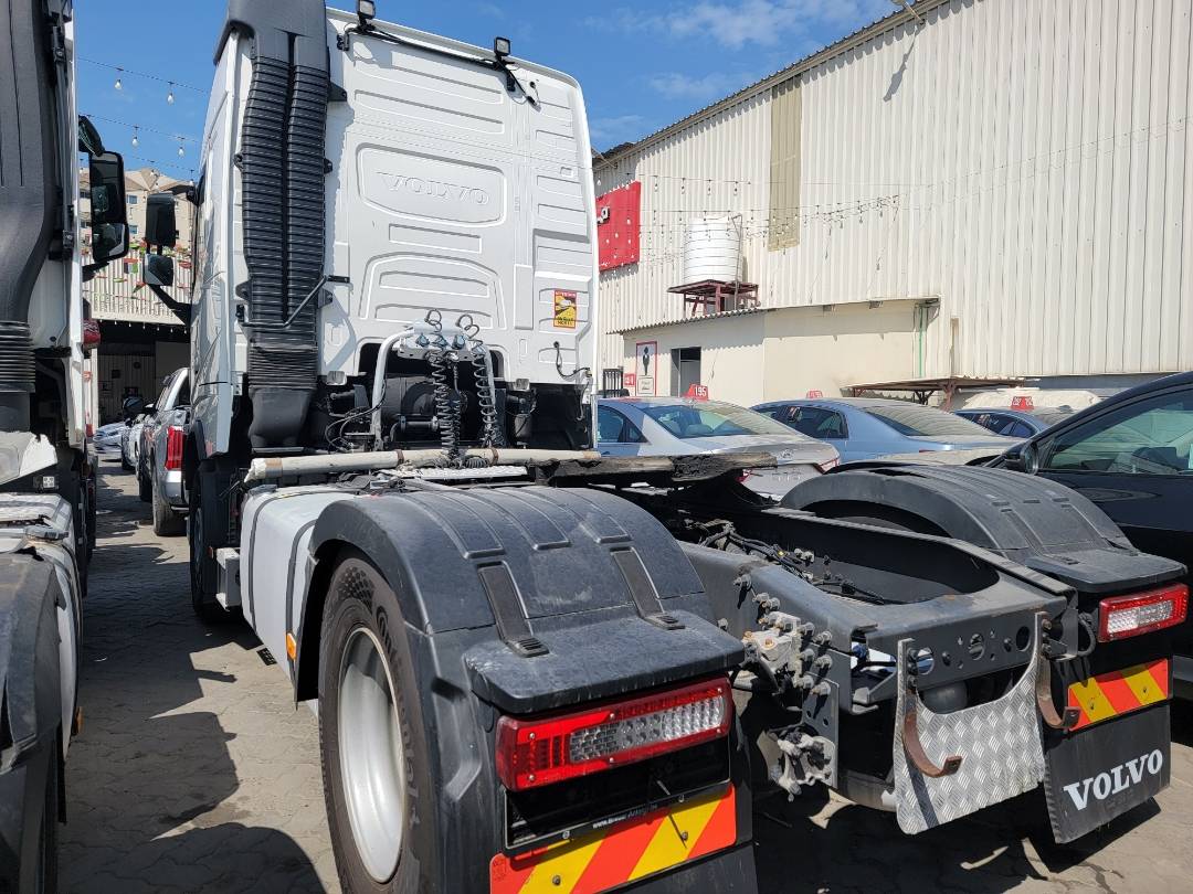 2018 VOLVO FH-Series — 914012 KM — Lot B875247 — Main - Marhaba Auctions Used Cars - Image 4