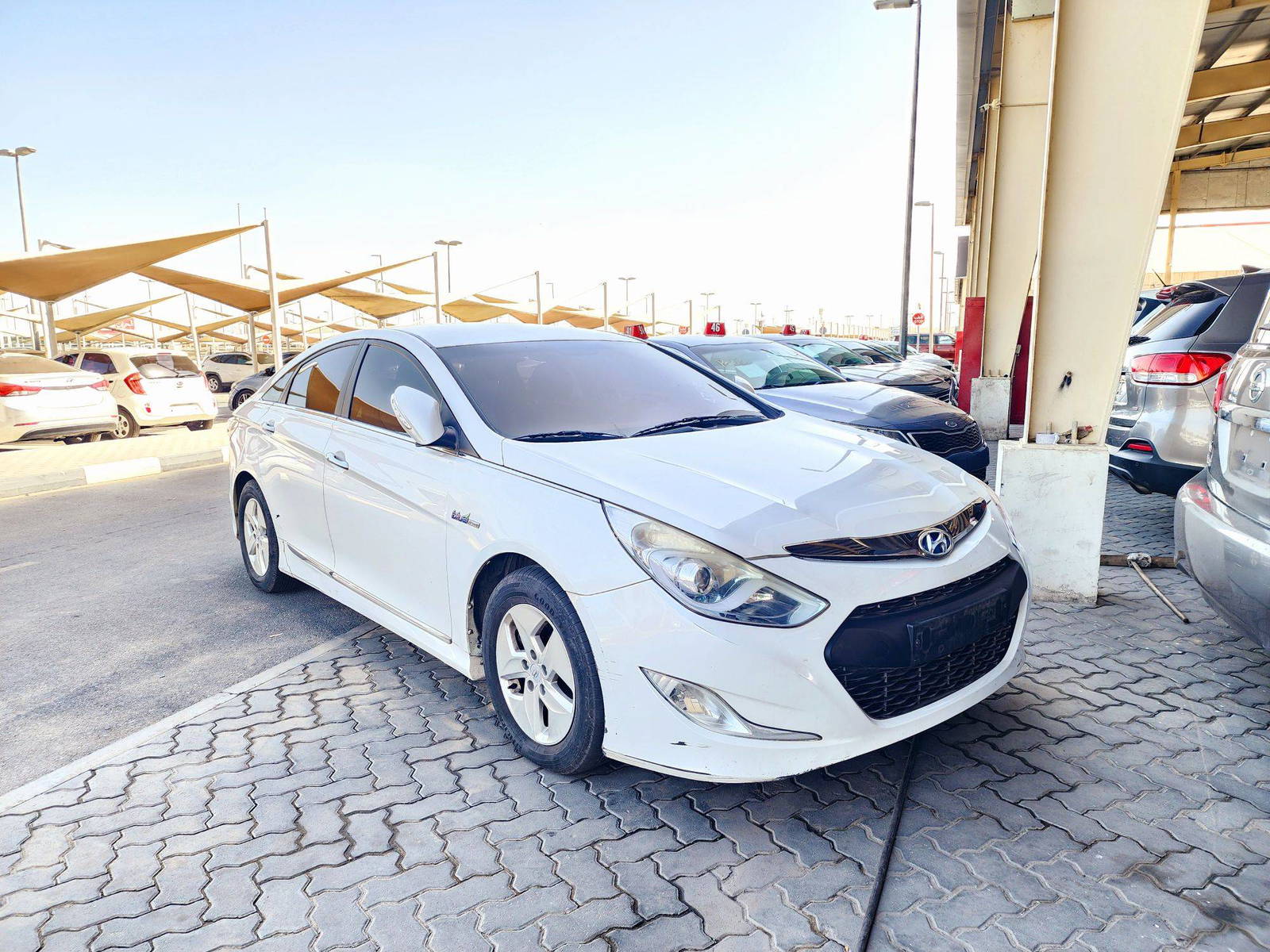 2012 HYUNDAI SONATA — 258796 KM — Lot 010389 — Souq - Marhaba Auctions Used Cars - Image 4