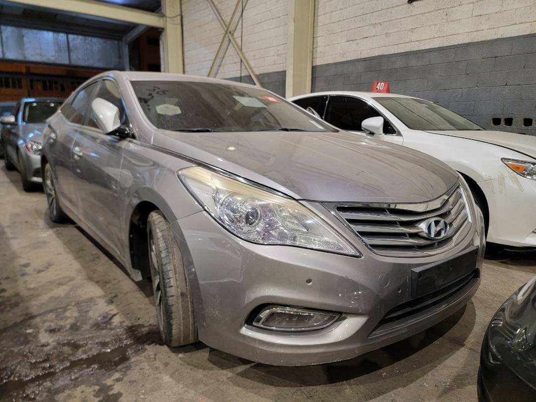 2012 HYUNDAI GRANDEUR — 267378 KM — Lot 1CBCA205842 — Main - Marhaba Auctions Used Cars - Image 4