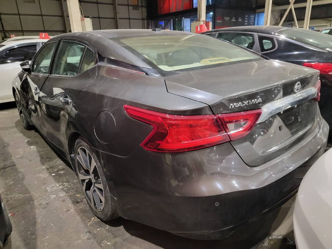 NISSAN MAXIMA