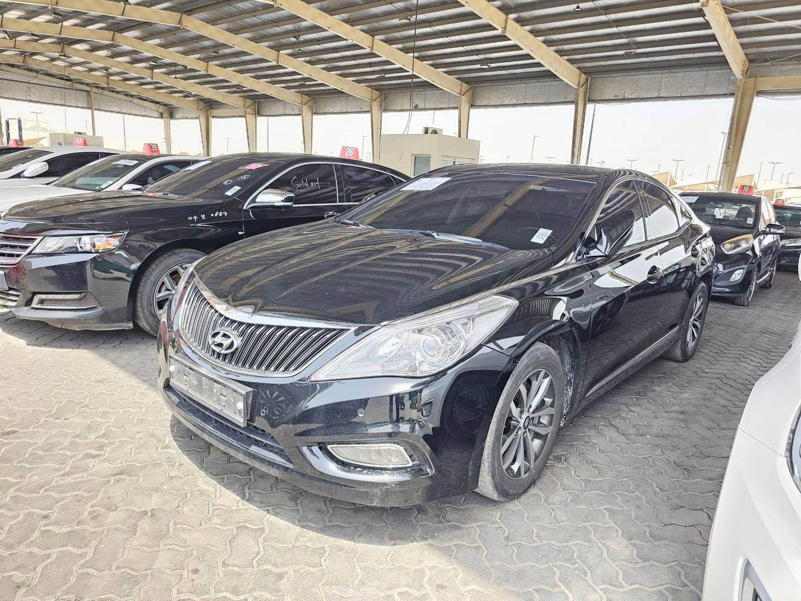 2012 HYUNDAI GRANDEUR — 180370 KM — Lot 128514 — Souq - Marhaba Auctions Used Cars - Image 5