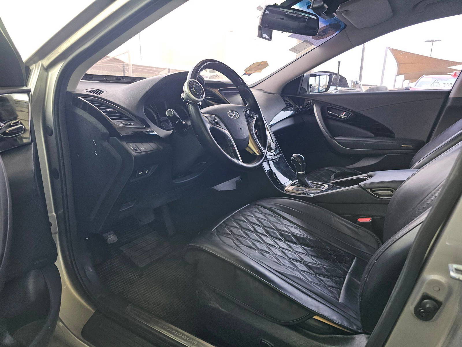 HYUNDAI GRANDEUR 2012 - Marhaba Auction Used Cars - Image 8