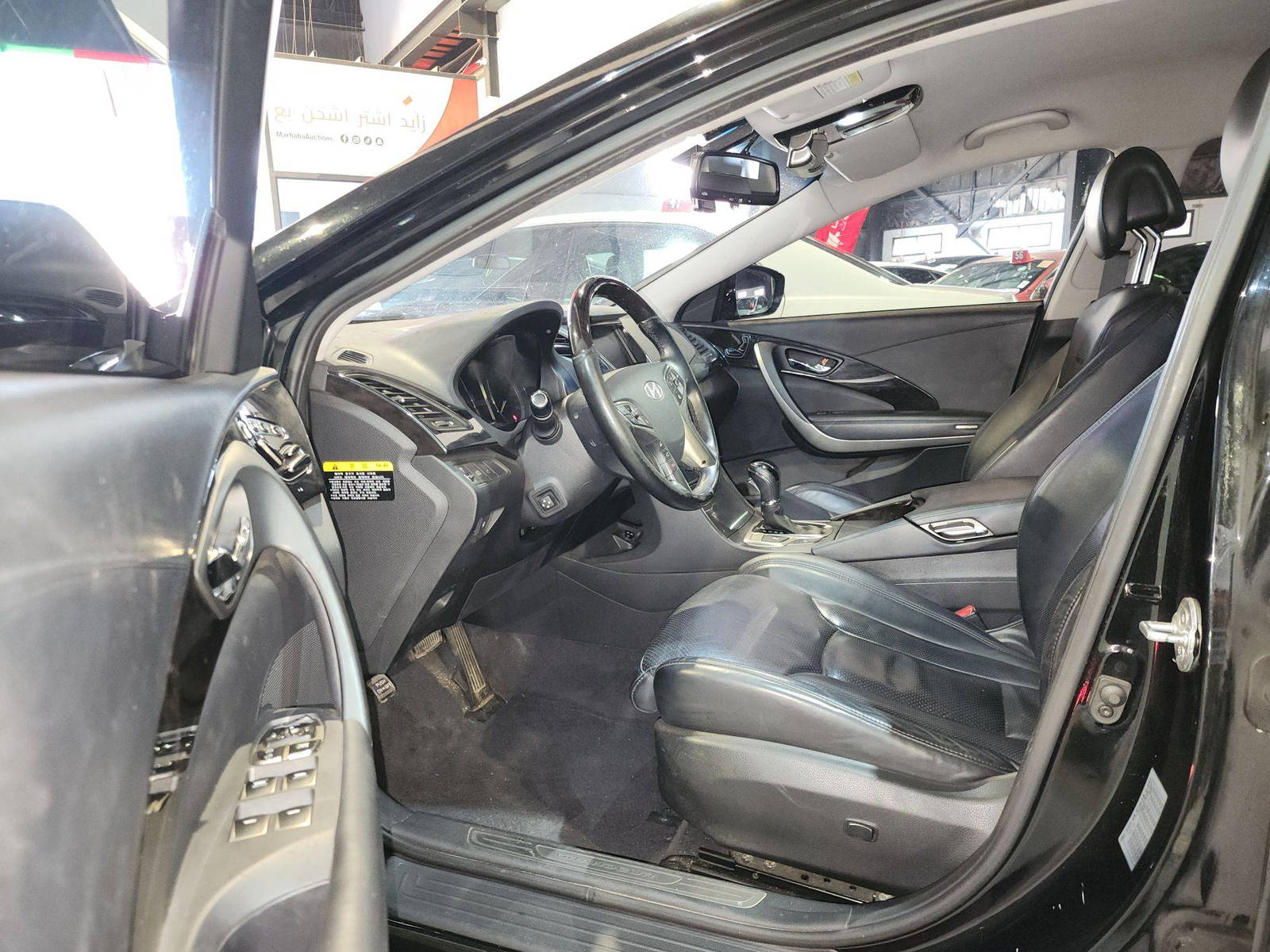 2013 HYUNDAI GRANDEUR — 237858 KM — Lot 244045 — Main - Marhaba Auctions Used Cars - Image 11