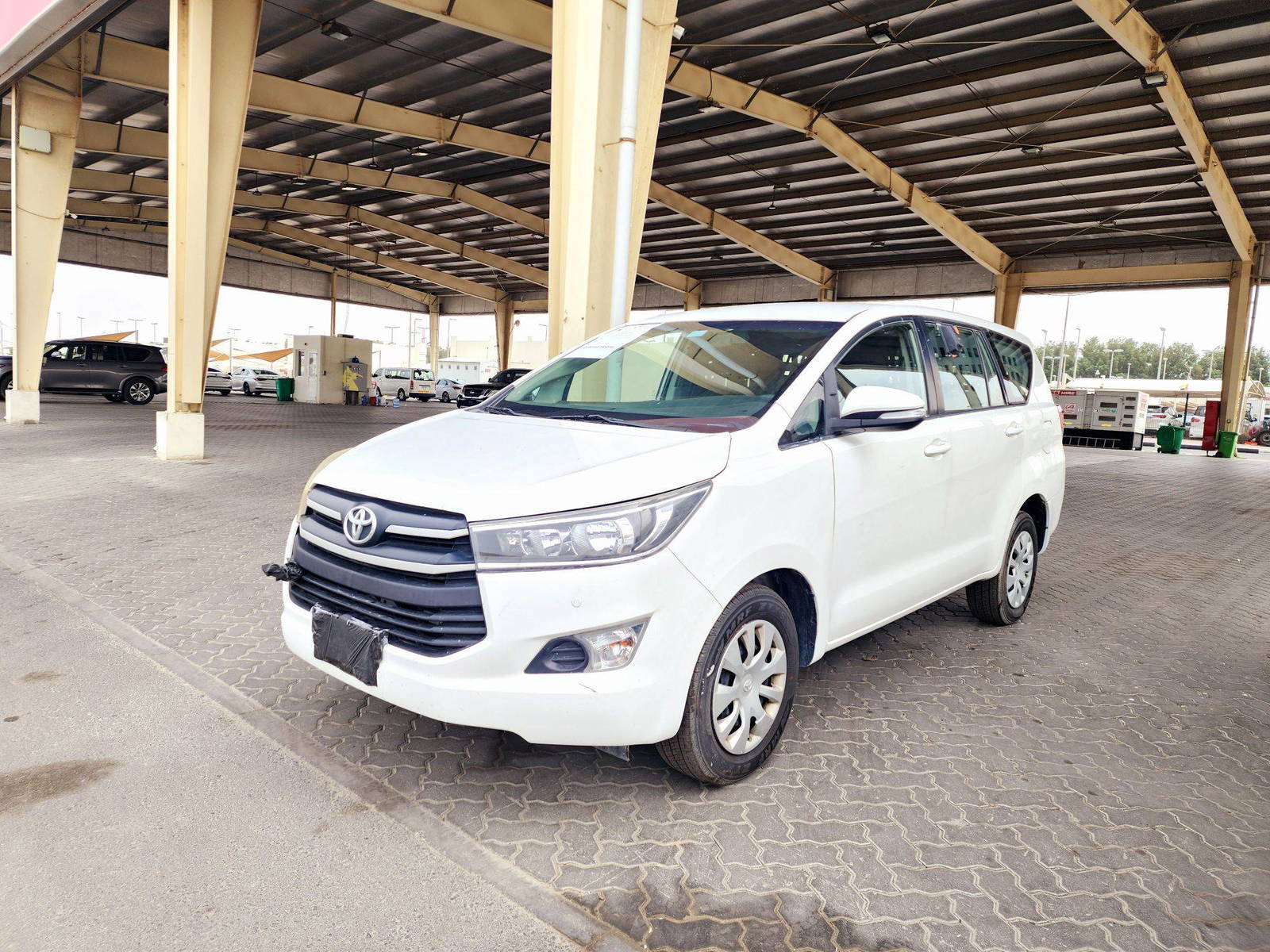 2017 TOYOTA INNOVA — 775352 KM — Lot 1H0108033 — Souq - Marhaba Auctions Used Cars - Image 5