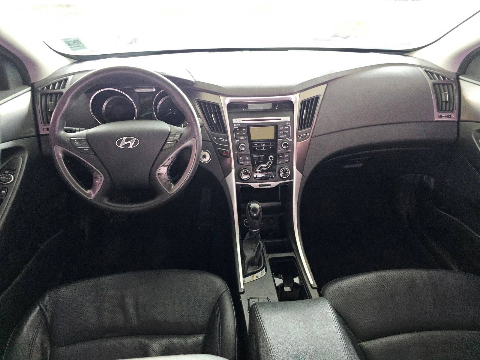 2012 HYUNDAI SONATA — 224385 KM — Lot 039336 — Souq - Marhaba Auctions Used Cars - Image 7