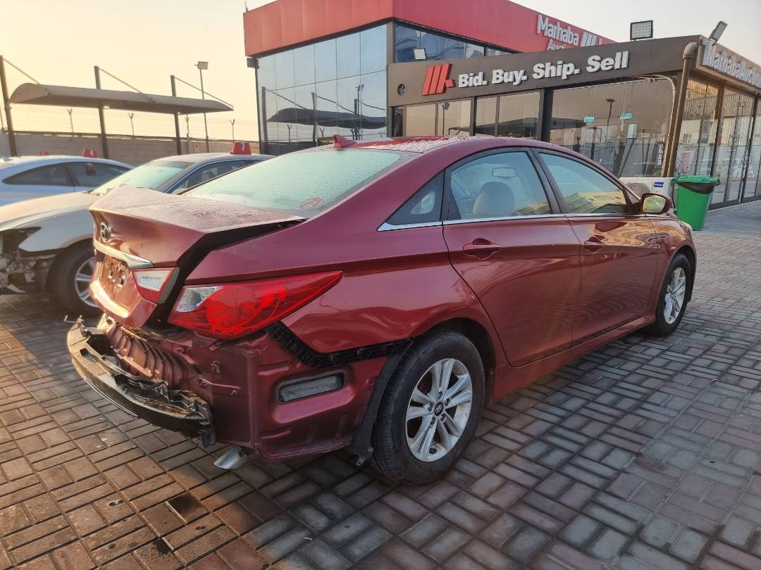 2014 HYUNDAI SONATA — 208568 Miles — Lot 3EH882467 — Ind. 12 - Marhaba Auctions Used Cars - Image 4