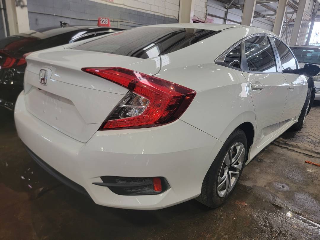 2018 HONDA CIVIC — 119490 Miles — Lot 74748633 - Marhaba Auctions Used Cars - Image 9