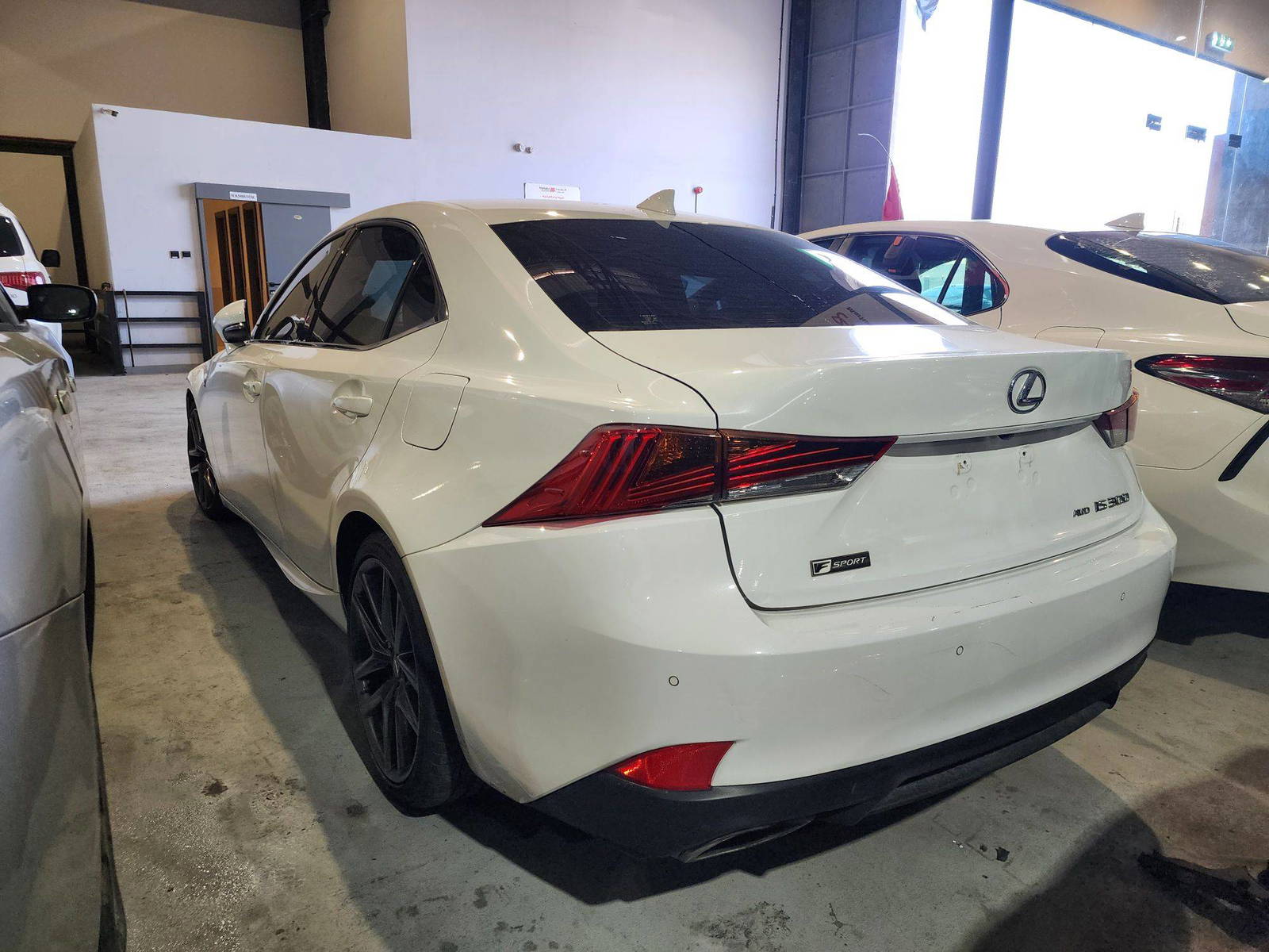 2018 LEXUS IS 300 — 155145 KM — Lot 77528644 — Al Quoz - Marhaba Auctions Used Cars - Image 6