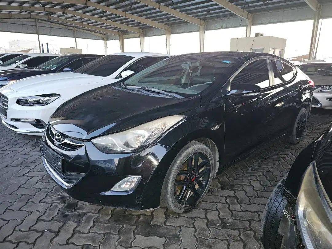 HYUNDAI AVANTE 2011 view 2