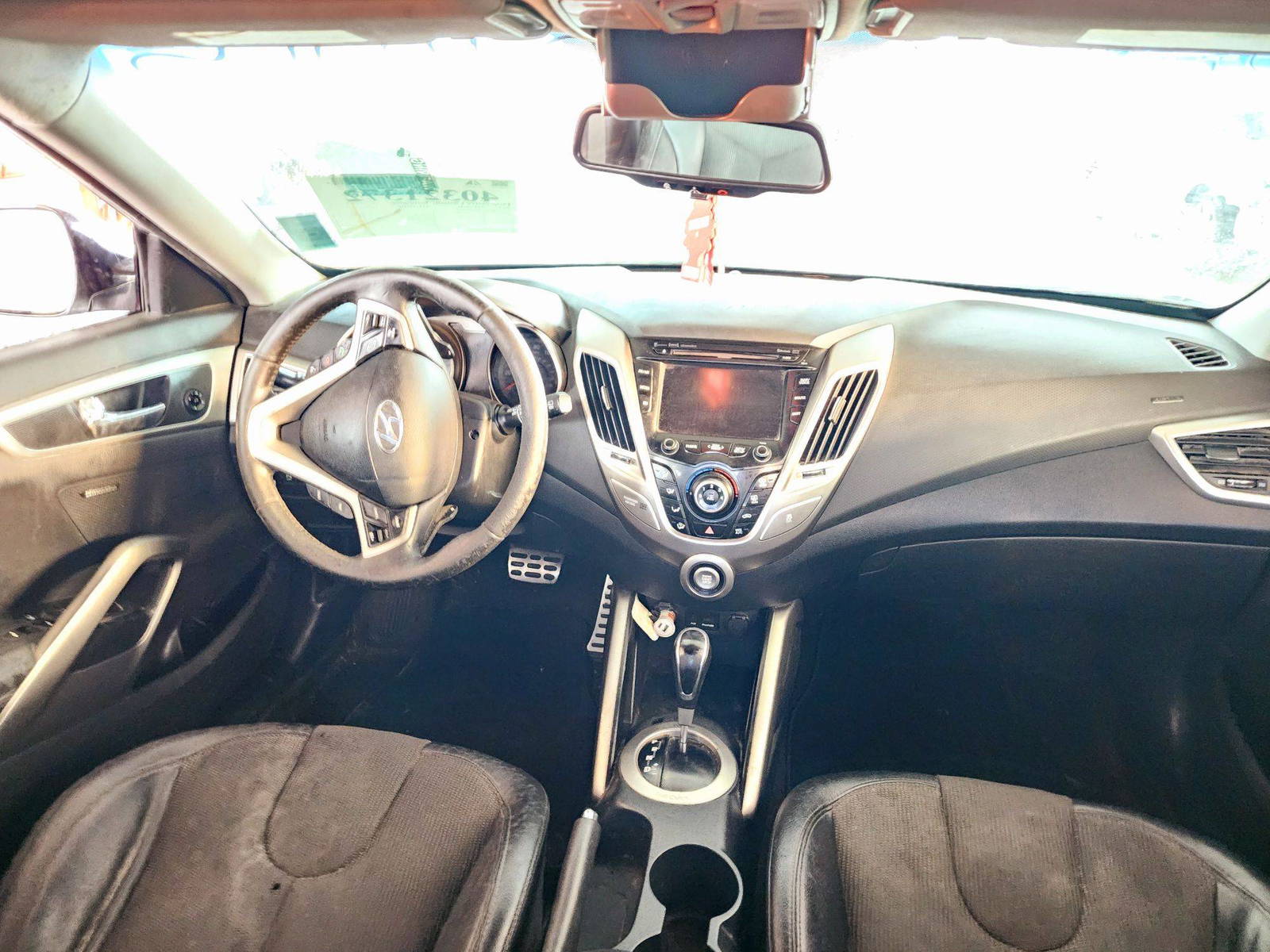 2012 HYUNDAI VELOSTER — 161969 Miles — Lot 40321372 — Souq - Marhaba Auctions Used Cars - Image 7