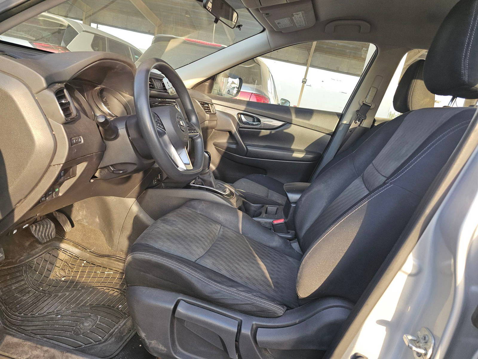 NISSAN ROGUE 2017 - Marhaba Auction Used Cars - Image 8