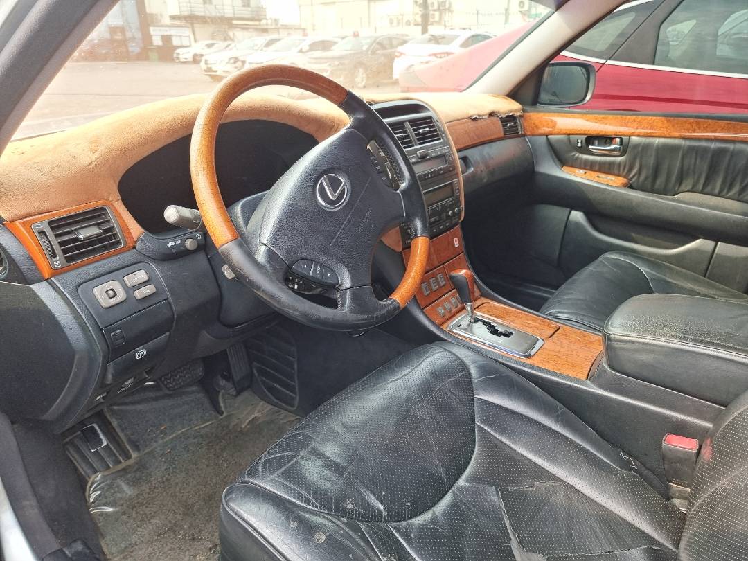 2002 LEXUS LS 430 — 449683 KM — Lot 081608 — Ind. 12 - Marhaba Auctions Used Cars - Image 8
