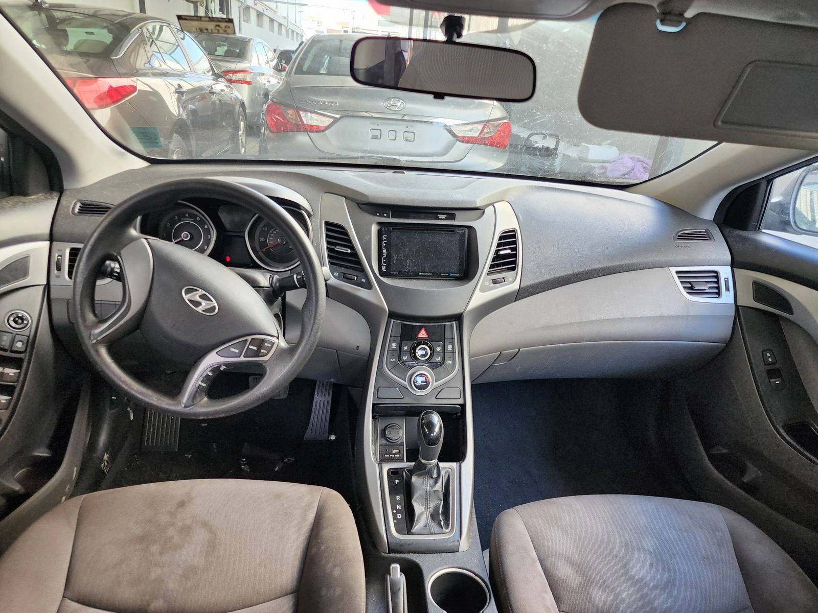 2014 HYUNDAI ELANTRA — 189172 Miles — Lot 61924 — Al Quoz - Marhaba Auctions Used Cars - Image 8