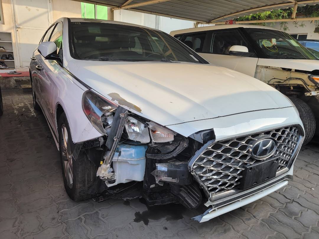 2018 HYUNDAI SONATA — 96461 Miles — Lot H718009 — Souq - Marhaba Auctions Used Cars - Image 4
