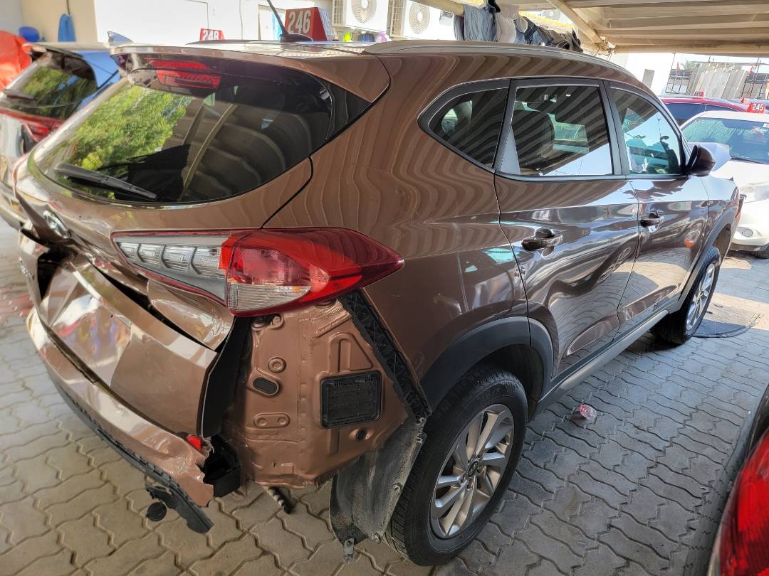 2017 HYUNDAI TUCSON — 107446 Miles — Lot 37198036 - Marhaba Auctions Used Cars - Image 4