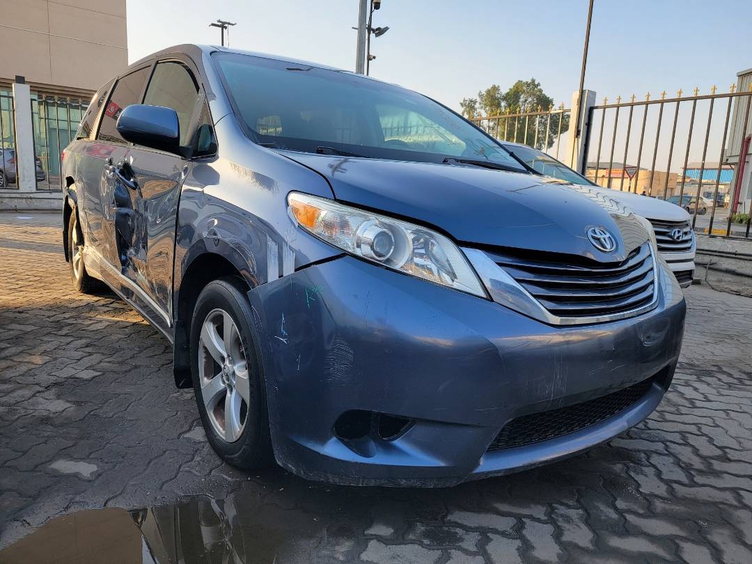 2016 TOYOTA SIENNA — 114086 Miles — Lot 64596 — Main - Marhaba Auctions Used Cars - Image 4