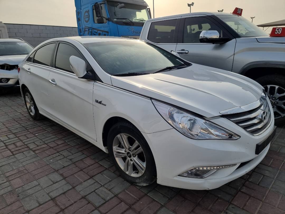 2013 HYUNDAI SONATA — 108398 KM — Lot 215478 — Souq - Marhaba Auctions Used Cars - Image 3