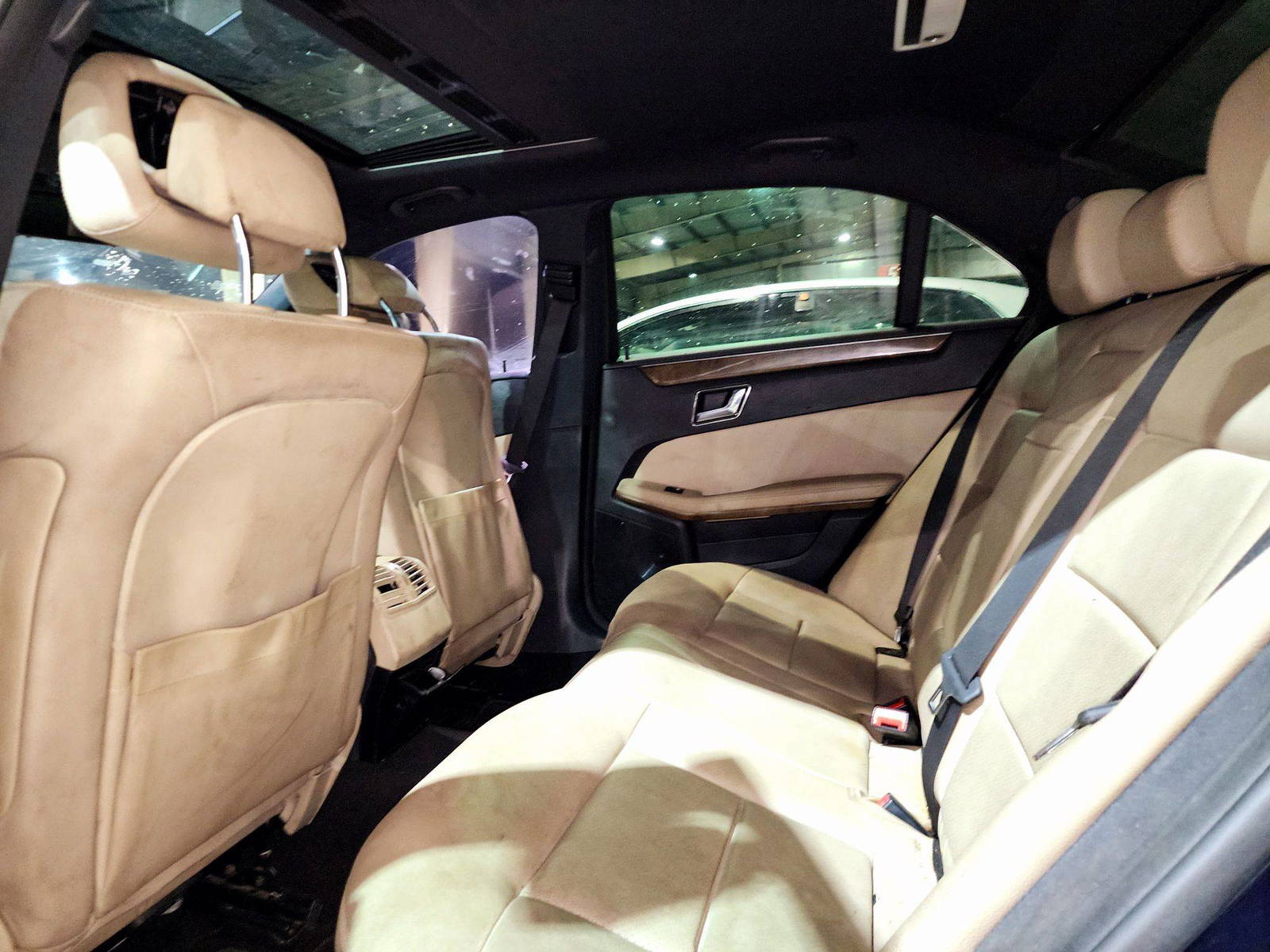 2010 MERCEDES BENZ E 350 — 170843 Miles — Lot HB5AA073727 — Souq - Marhaba Auctions Used Cars - Image 6