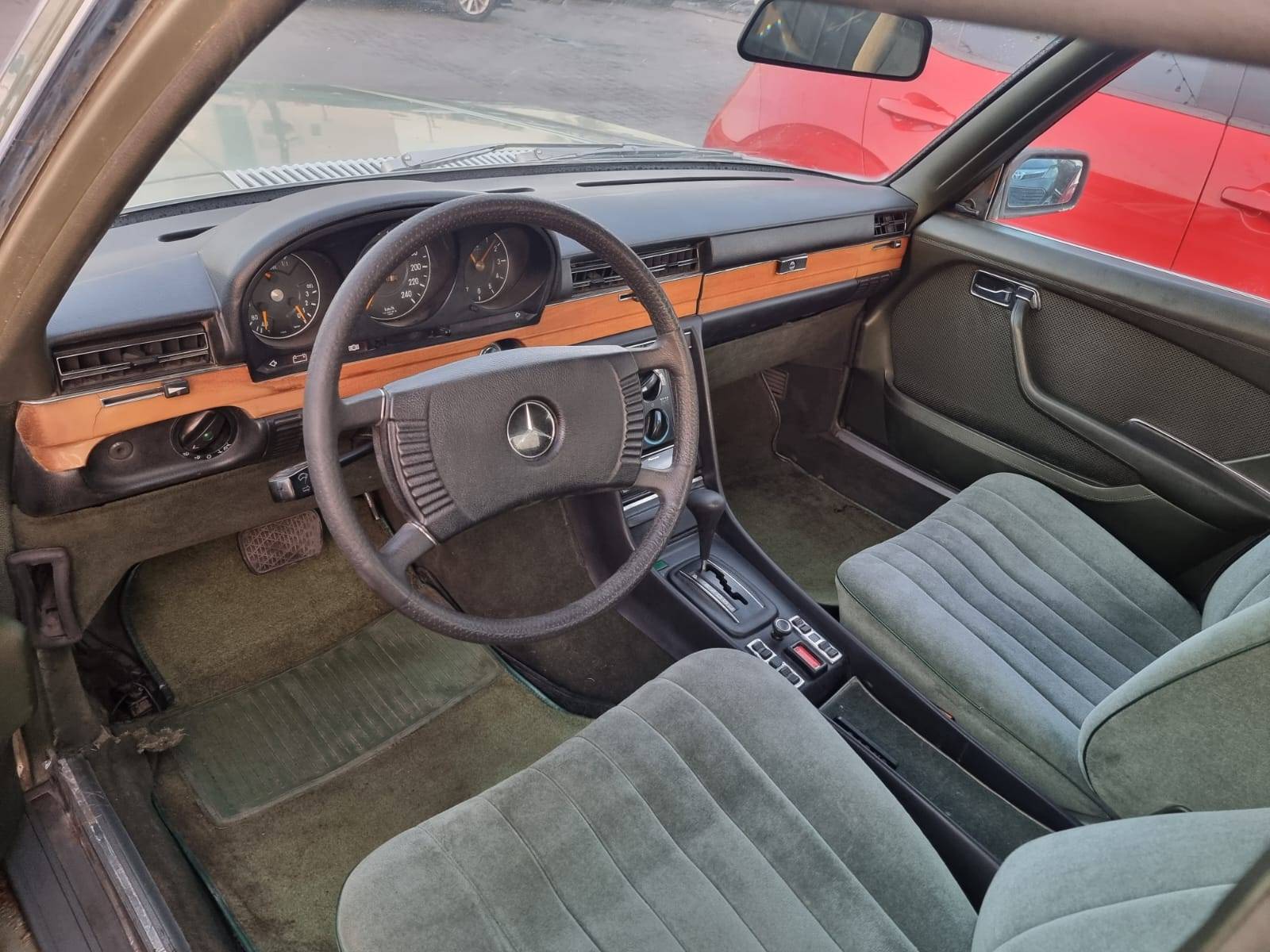 MERCEDES BENZ 450 SEL 1973 - Marhaba Auction Used Cars - Image 7