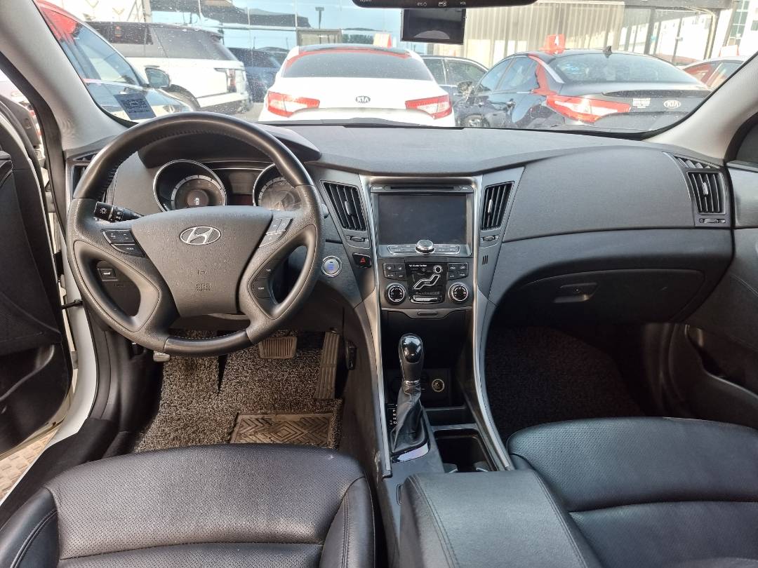 2012 HYUNDAI SONATA — 220227 KM — Lot 2145798 — Main - Marhaba Auctions Used Cars - Image 8