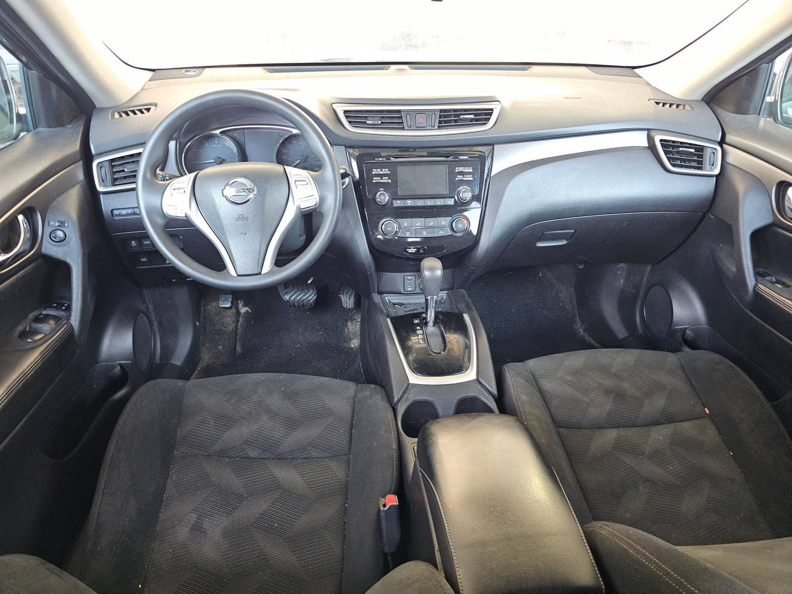 2015 NISSAN ROGUE — 240335 KM — Lot 81801314 — Souq - Marhaba Auctions Used Cars - Image 7