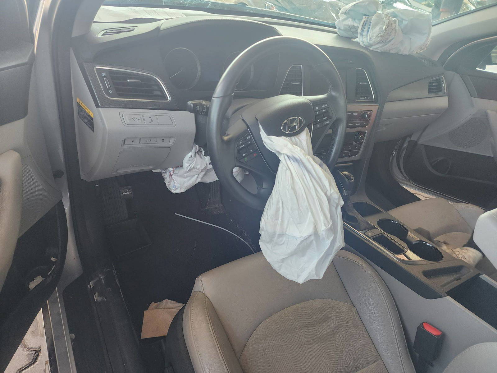2016 HYUNDAI SONATA — 70807 Miles — Lot 67884343 - Marhaba Auctions Used Cars - Image 4