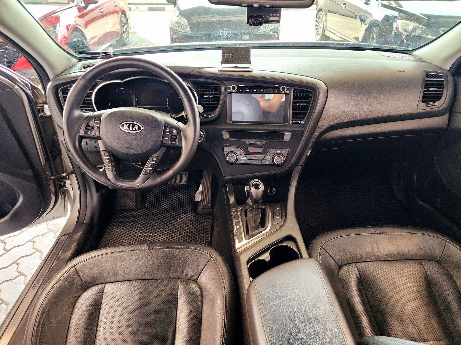 2013 KIA K5 — 274136 KM — Lot 16440 — Main - Marhaba Auctions Used Cars - Image 7