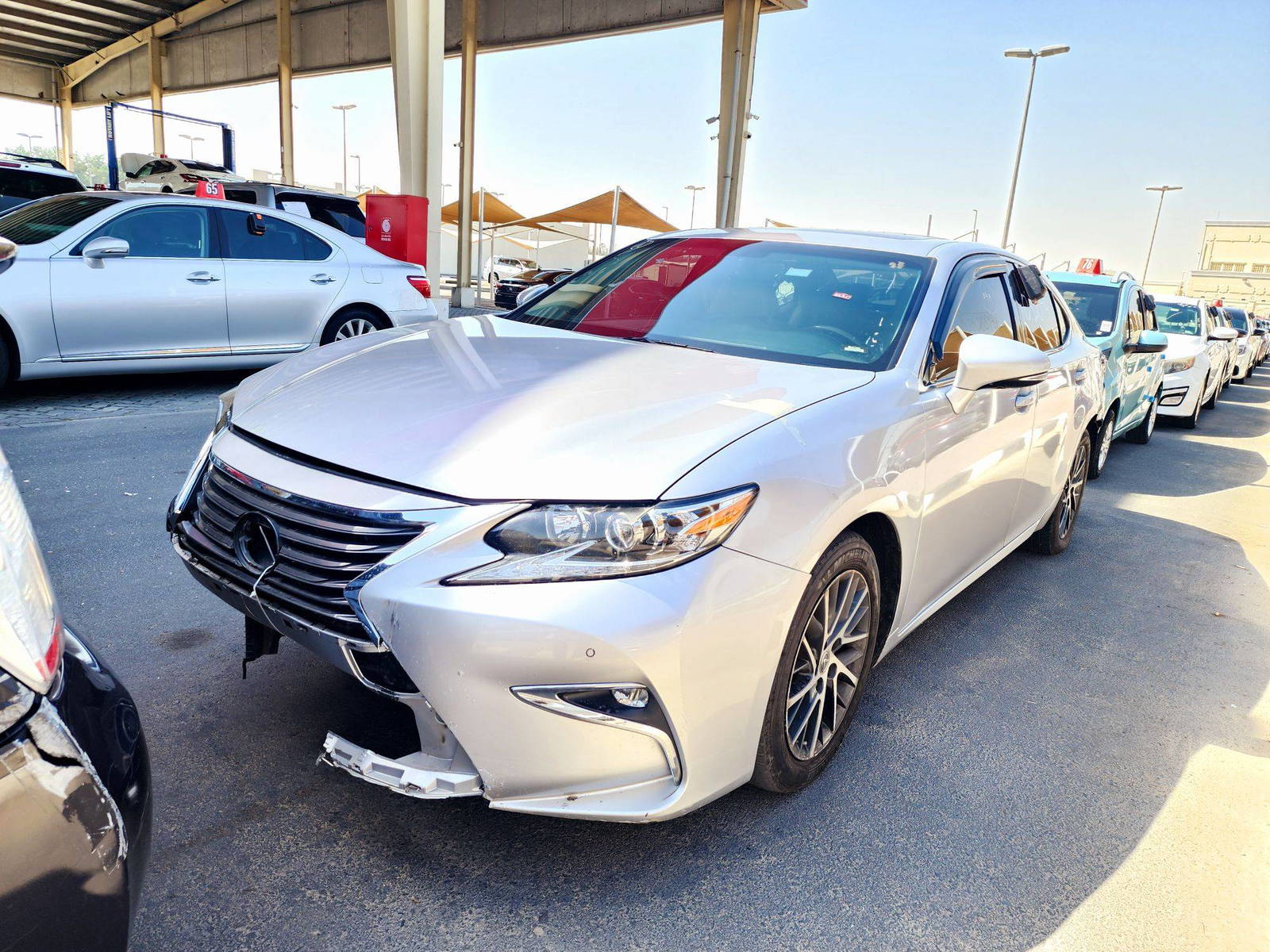 2016 LEXUS ES 350 — 157115 Miles — Lot GU032044 — Souq - Marhaba Auctions Used Cars - Image 4