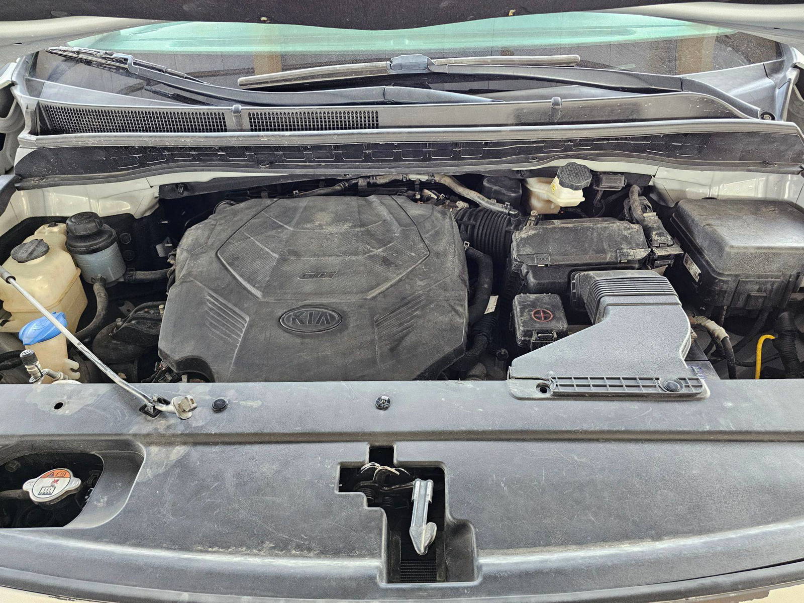 2019 KIA SEDONA — 27432 Miles — Lot 0K6522933 — Souq - Marhaba Auctions Used Cars - Image 11