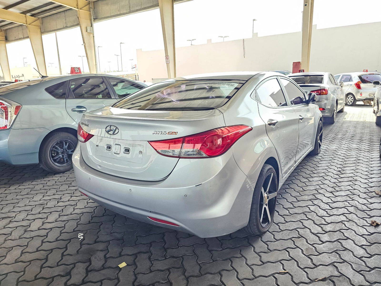 2011 HYUNDAI AVANTE — 136273 KM — Lot 166742 — Ind. 12 - Marhaba Auctions Used Cars - Image 4