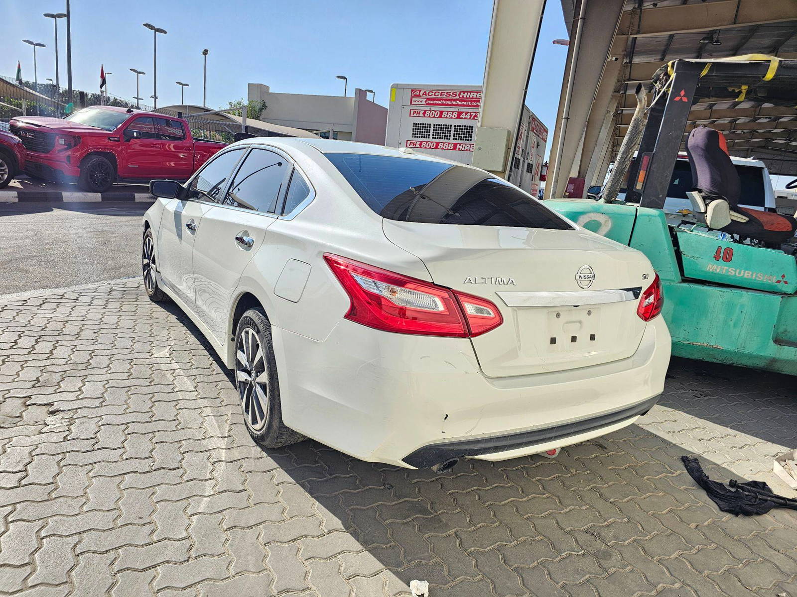 2017 NISSAN ALTIMA — 124252 Miles — Lot HC124141 — Souq - Marhaba Auctions Used Cars - Image 3