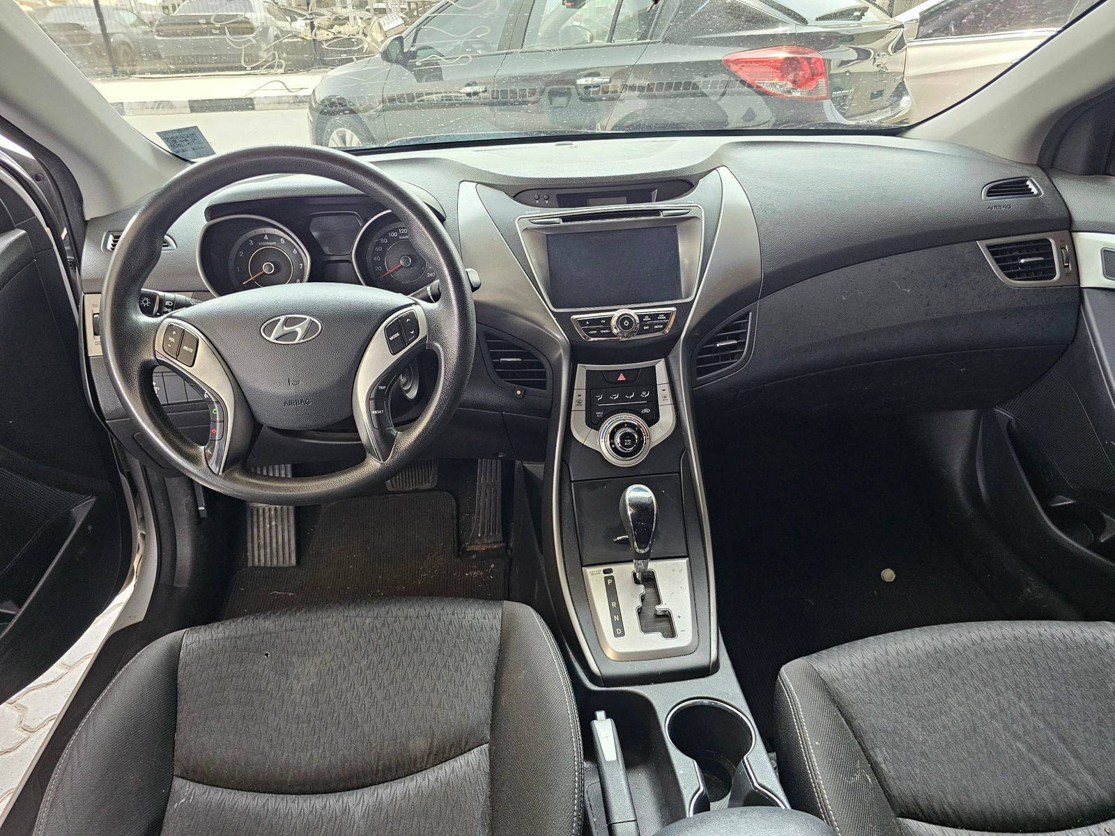 2012 HYUNDAI AVANTE — 241293 KM — Lot 607109 — Ind. 12 - Marhaba Auctions Used Cars - Image 7