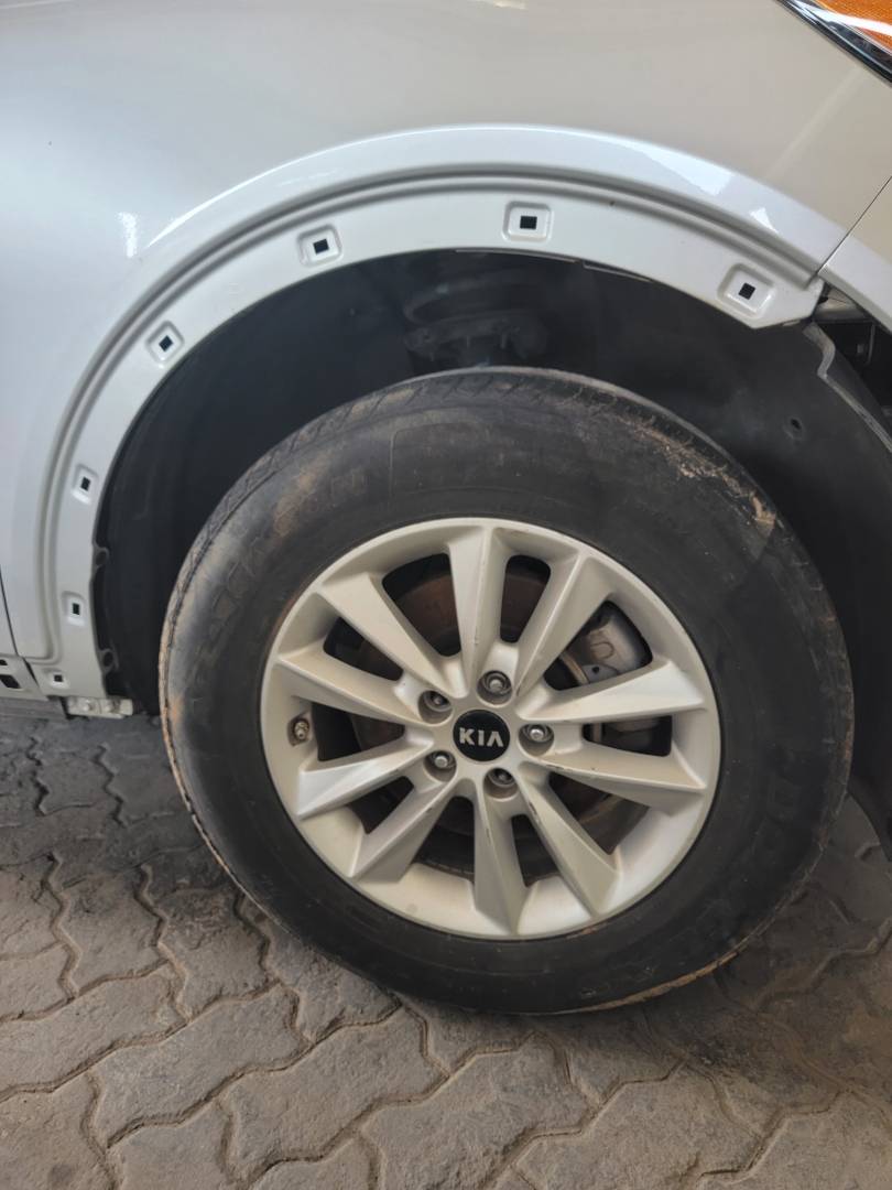 2019 KIA SORENTO — 122378 Miles — Lot G586083 — Souq - Marhaba Auctions Used Cars - Image 10