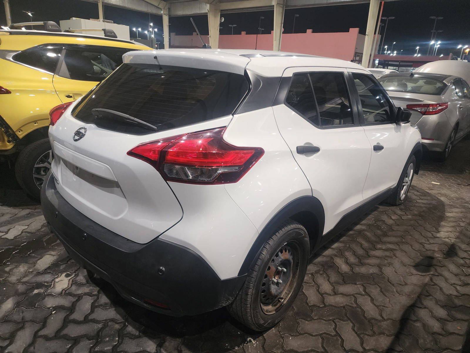 2020 NISSAN KICKS — 72746 Miles — Lot 64023693 - Marhaba Auctions Used Cars - Image 4