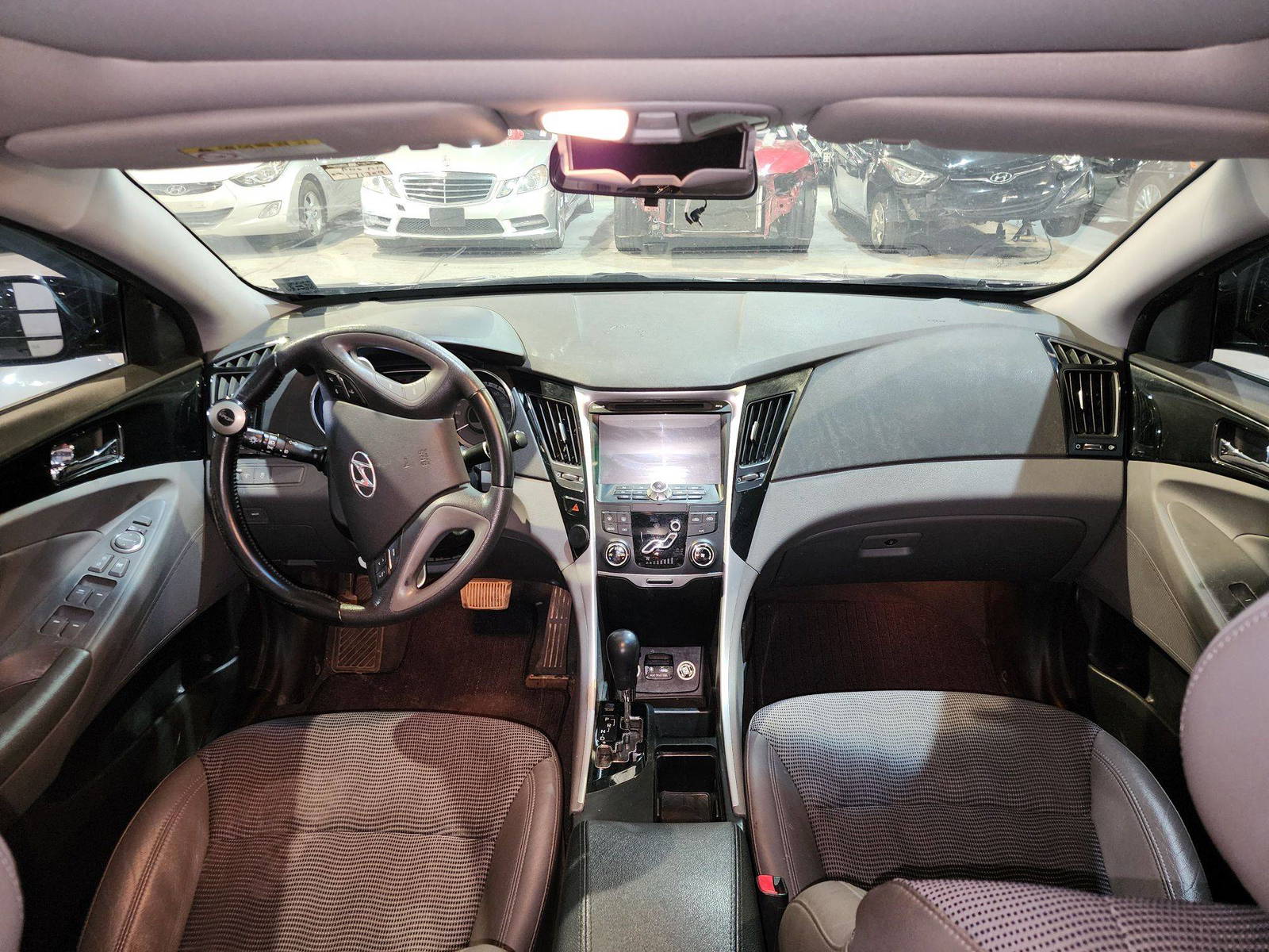2010 HYUNDAI SONATA — 171309 KM — Lot 77082 — Souq - Marhaba Auctions Used Cars - Image 8
