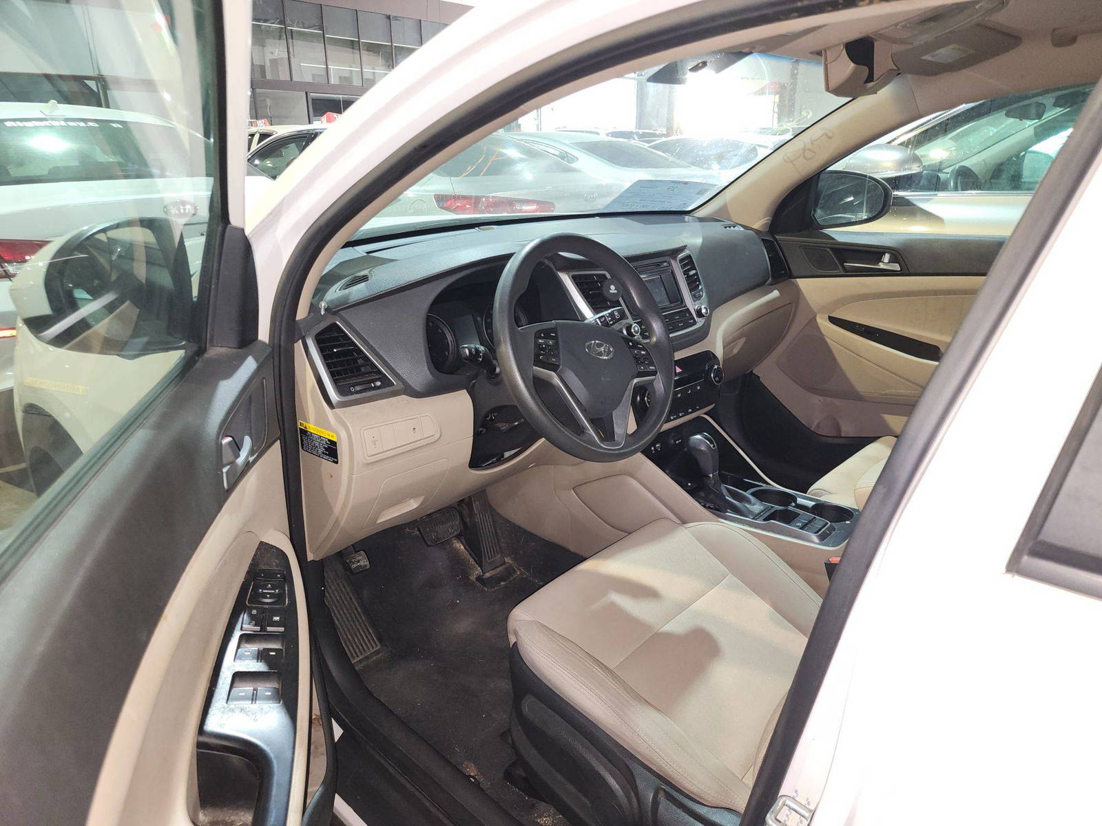 2017 HYUNDAI TUCSON — 116295 Miles — Lot 116295 — Souq - Marhaba Auctions Used Cars - Image 9