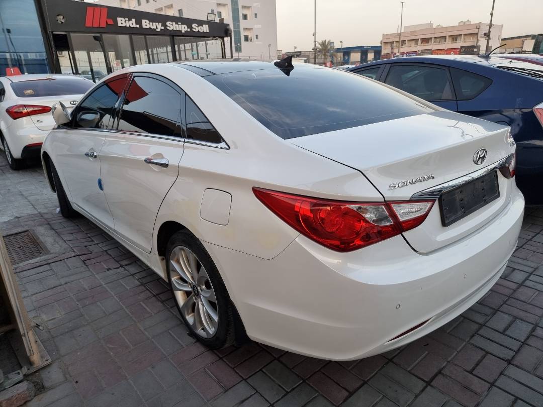 2011 HYUNDAI SONATA — 185987 KM — Lot 215487 — Ind. 12 - Marhaba Auctions Used Cars - Image 5