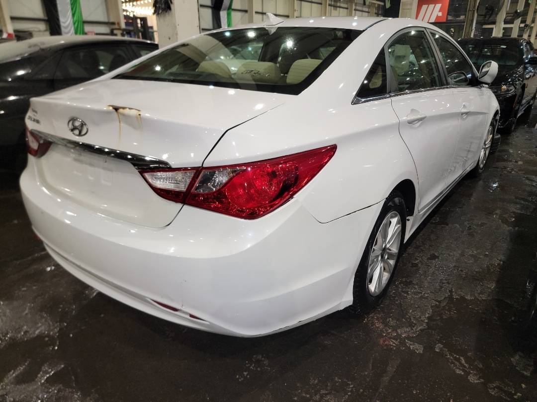 2013 HYUNDAI SONATA — 155743 Miles — Lot 68832263 - Marhaba Auctions Used Cars - Image 4