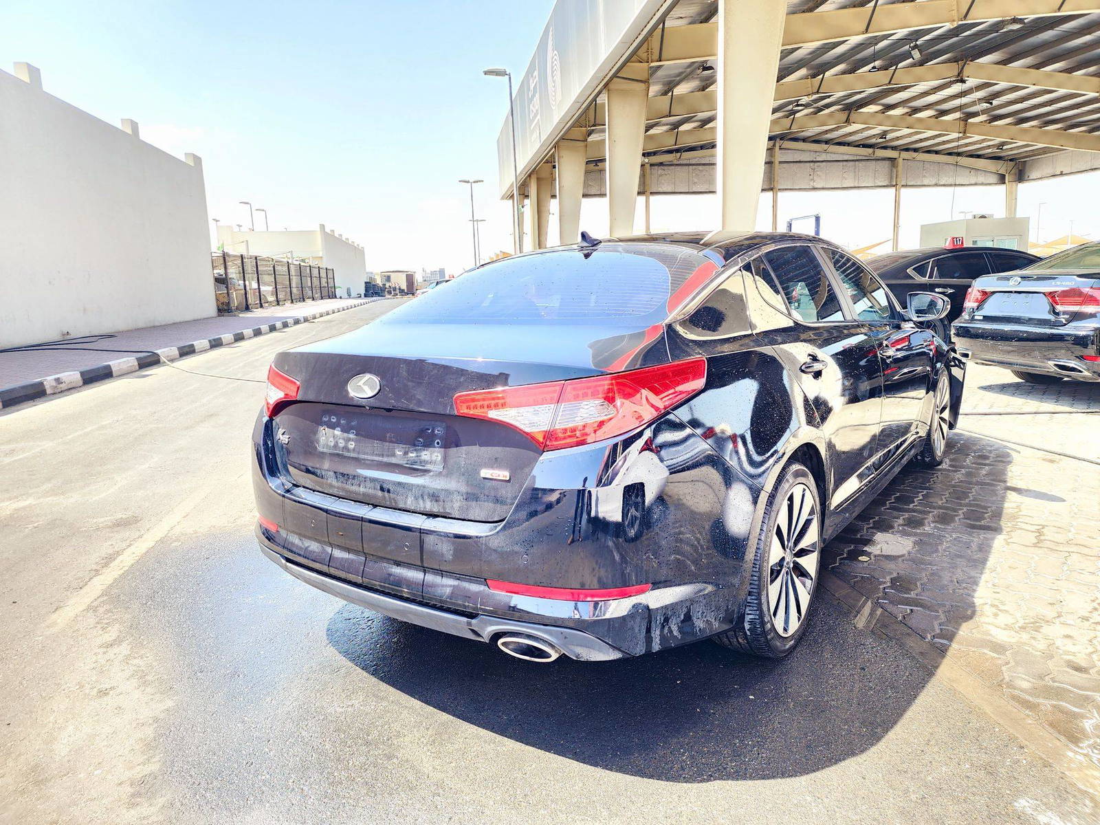 2011 KIA K5 — 163264 KM — Lot 081678 — Souq - Marhaba Auctions Used Cars - Image 3